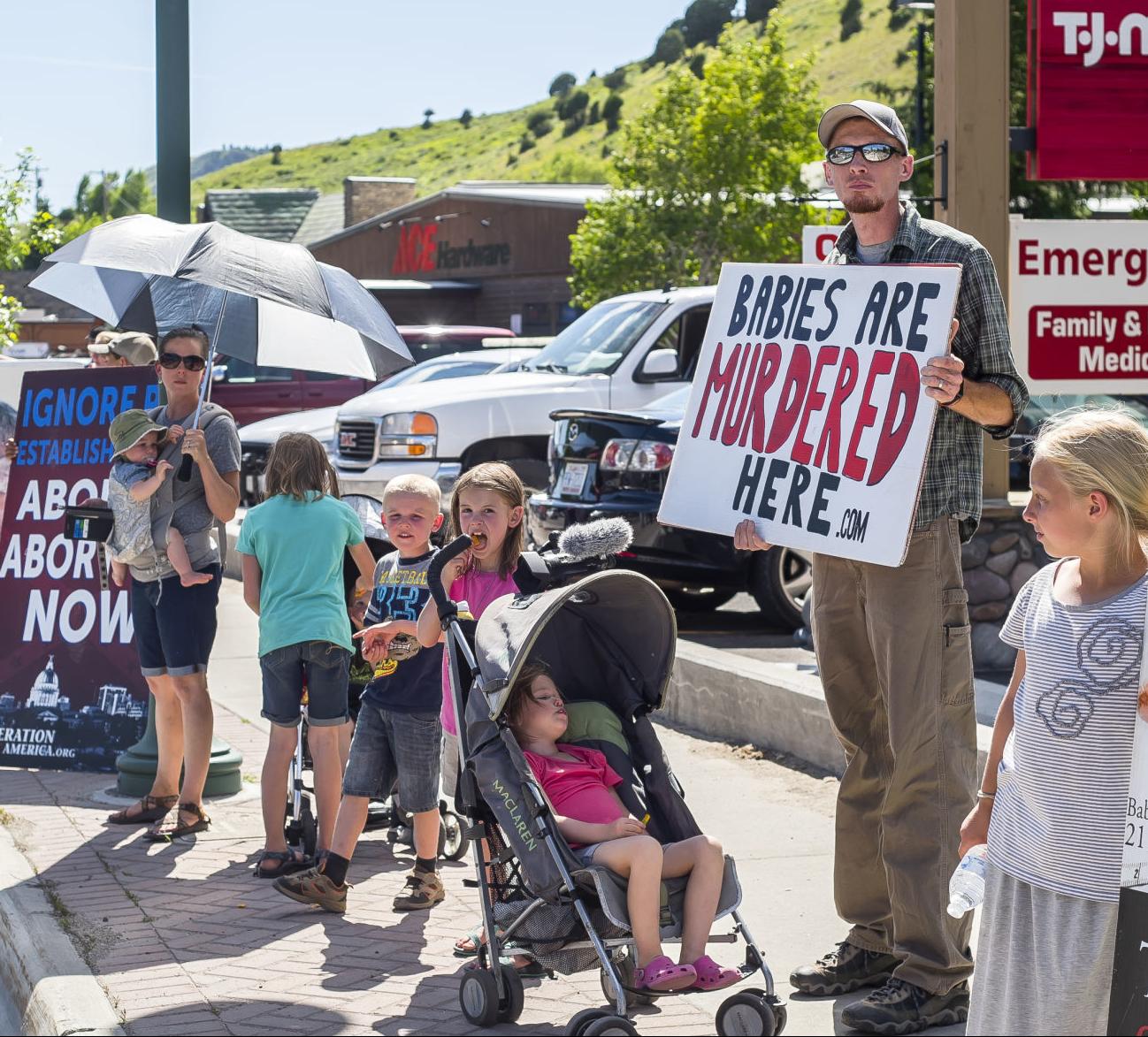 Anti-abortion protesters